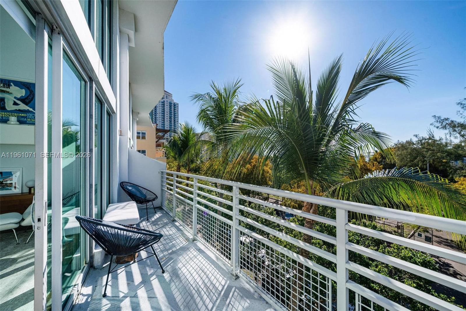 A11961071 — Miami Beach — 37