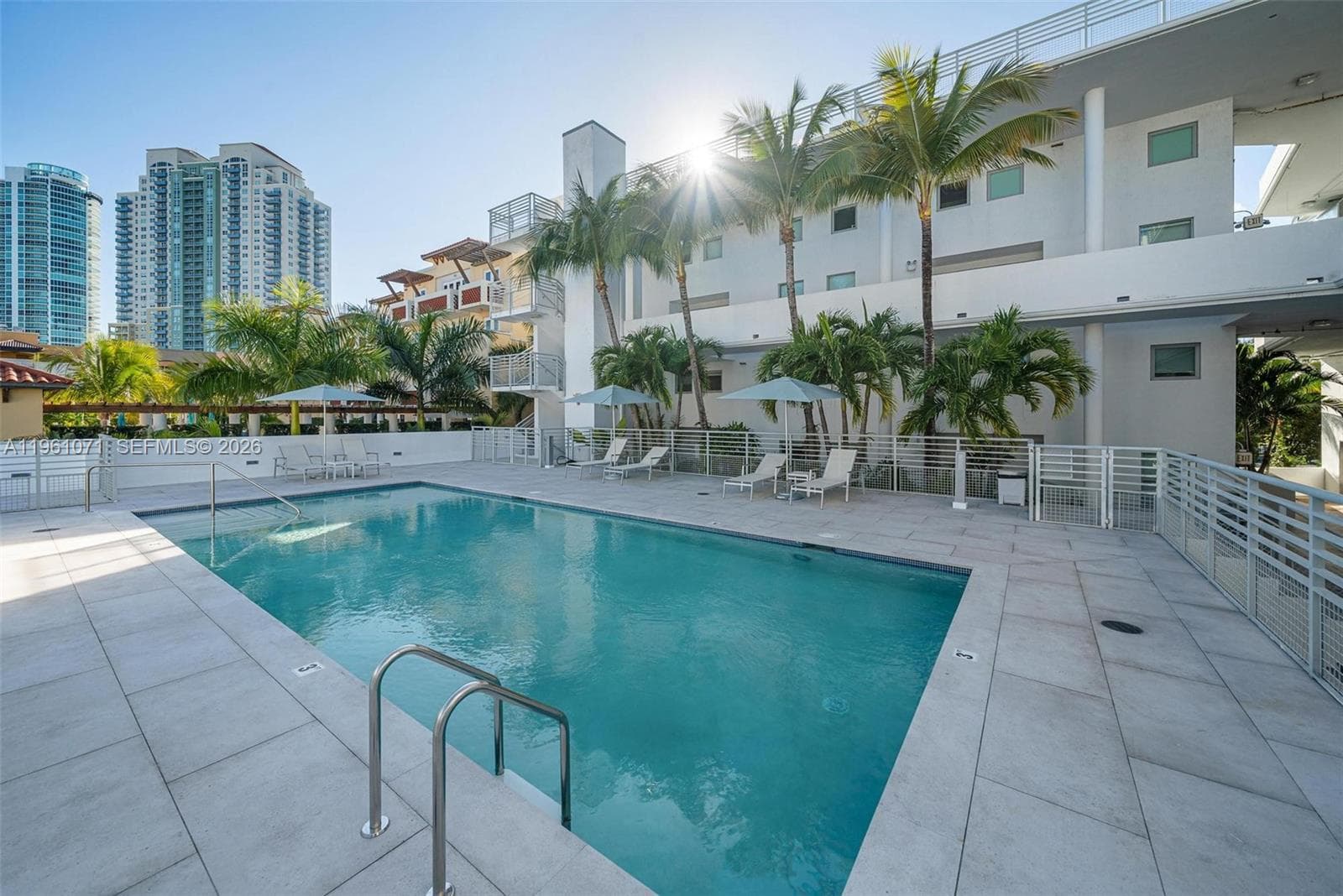 A11961071 — Miami Beach — 48
