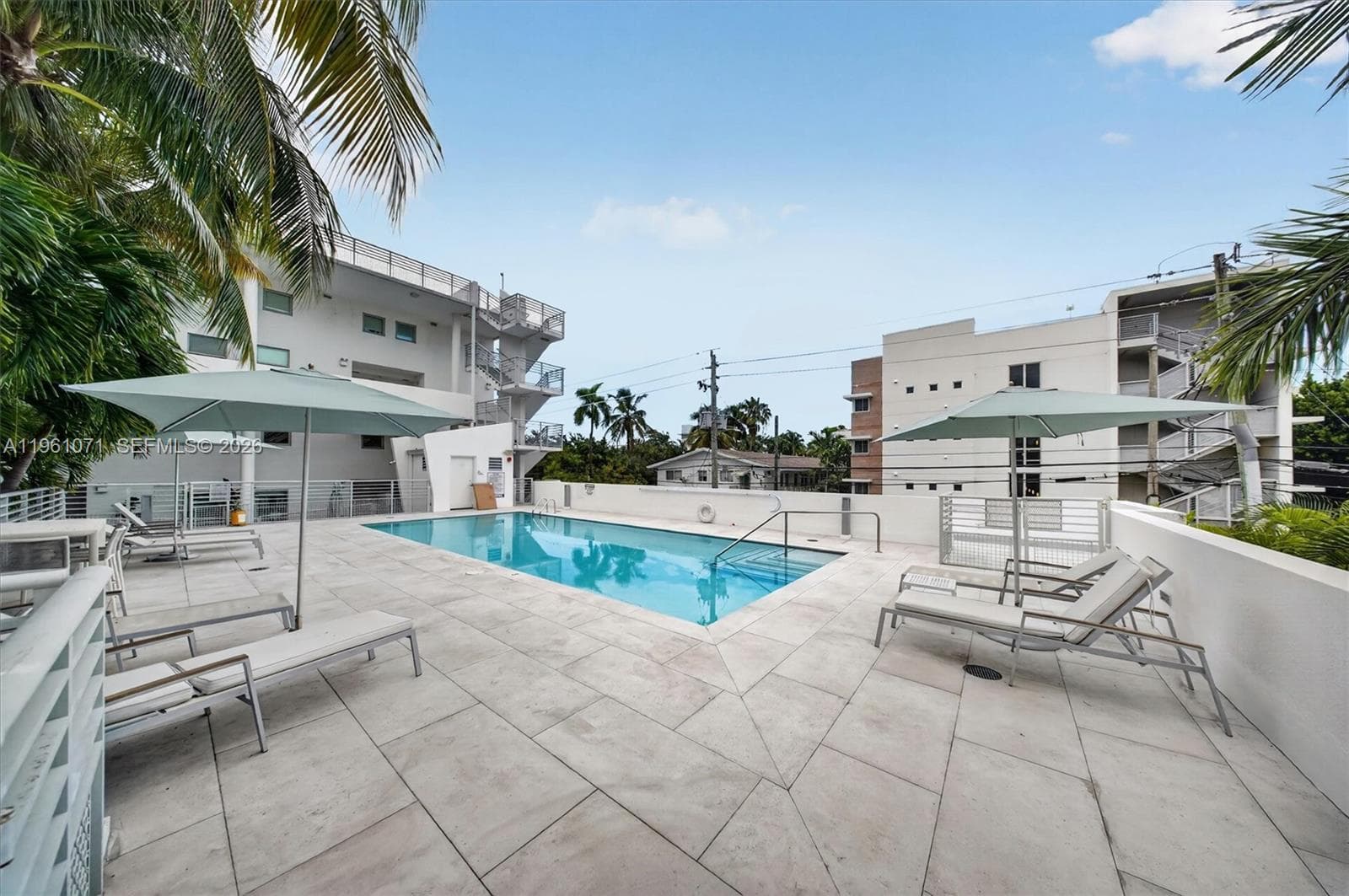 A11961071 — Miami Beach — 70