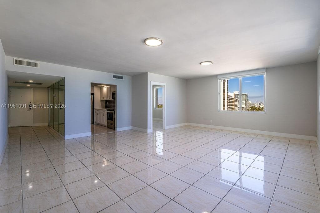 A11961091 — Miami Beach — 7