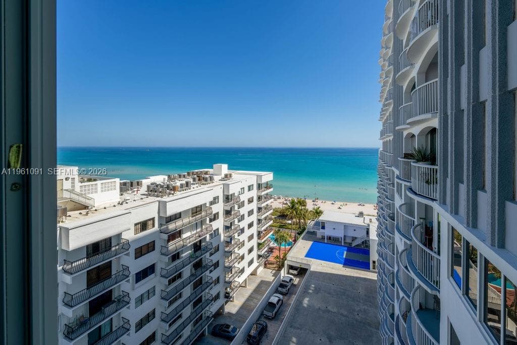 A11961091 — Miami Beach — 20