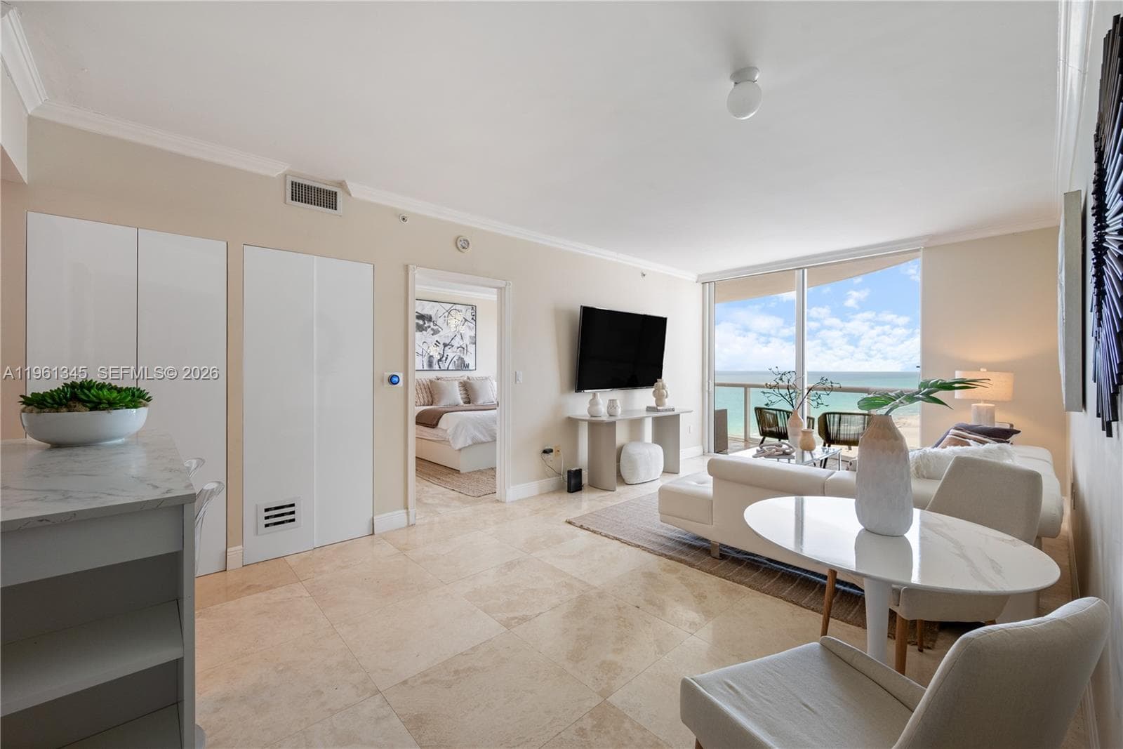 A11961345 — Miami Beach — 16