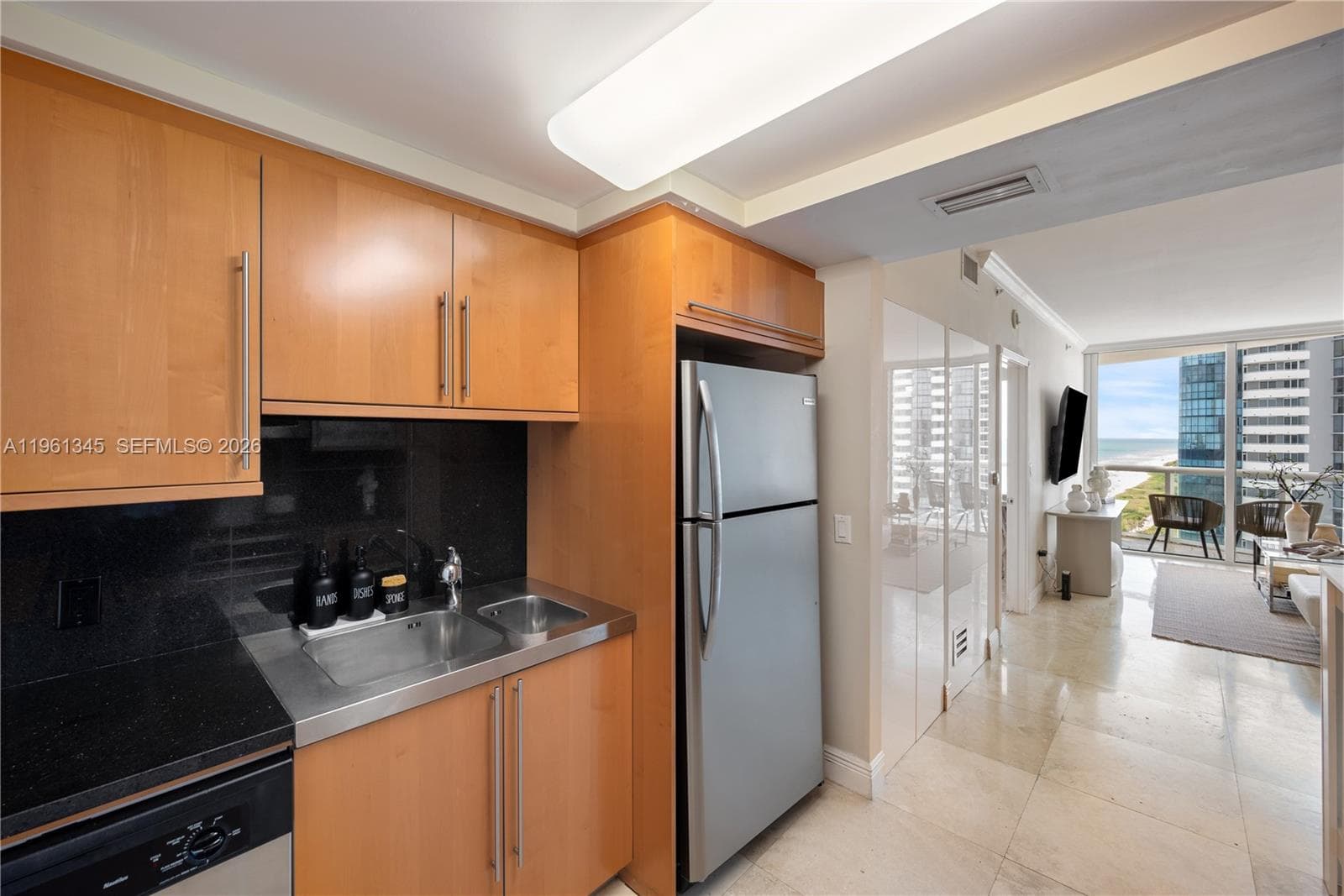 A11961345 — Miami Beach — 8