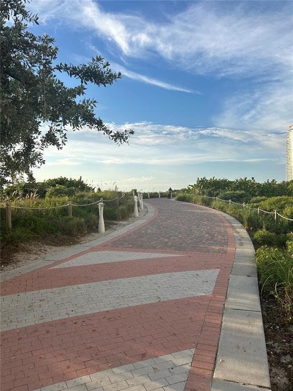 F10551034 — Miami Beach — 11