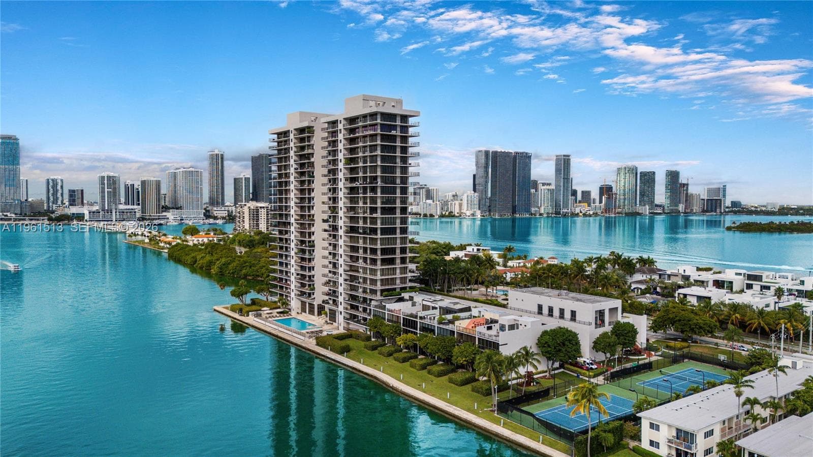 A11961513 — Miami Beach — 19