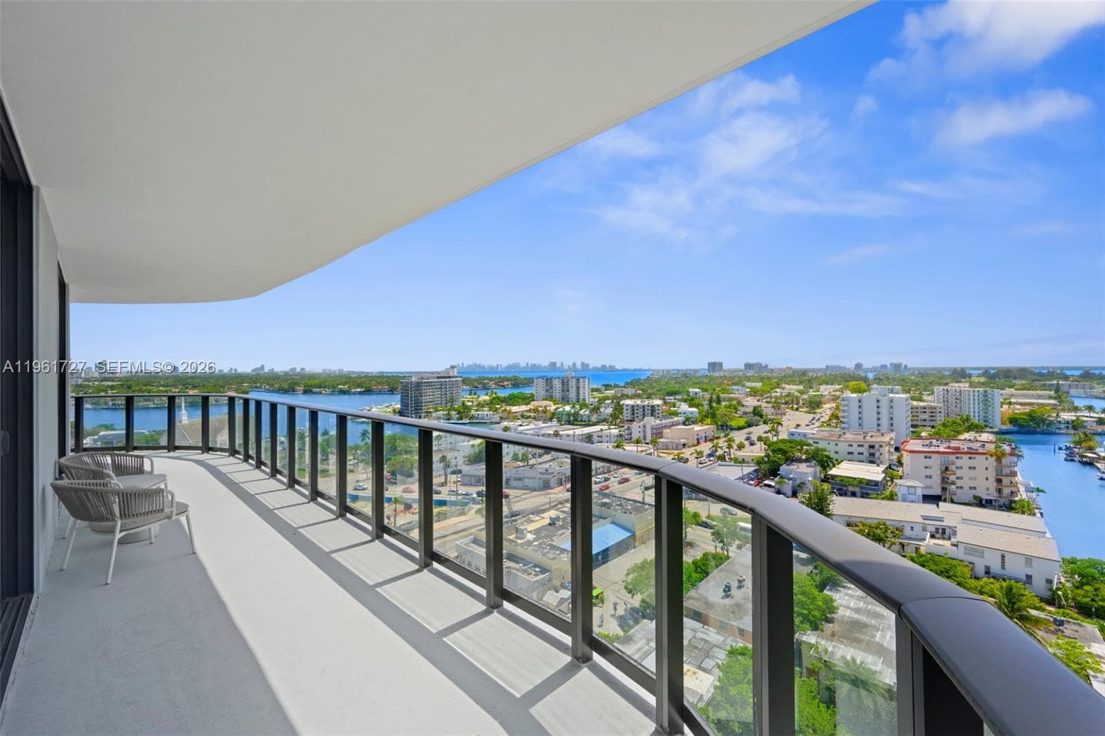A11961727 — Miami Beach — 19