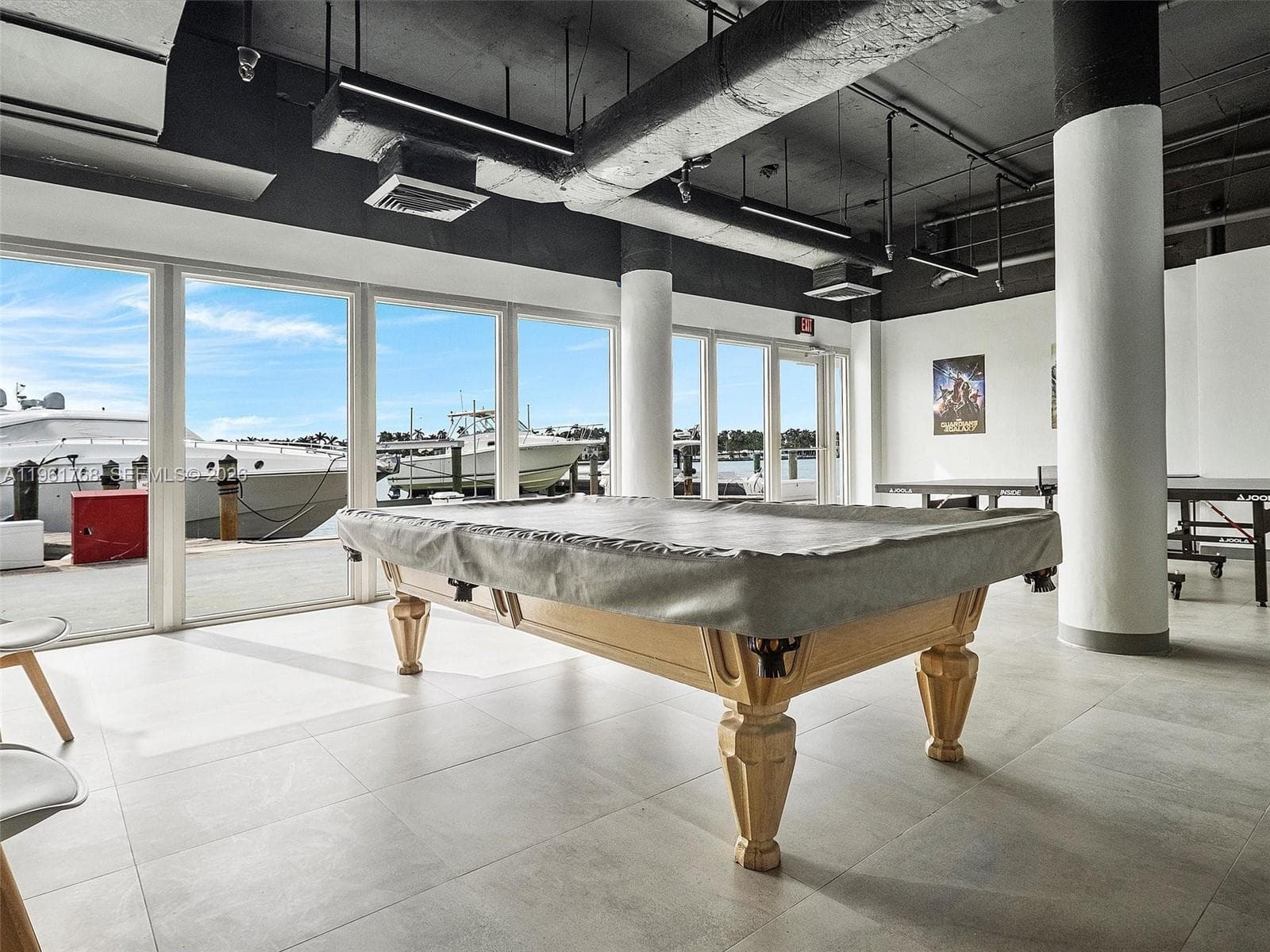 A11961768 — Miami Beach — 27