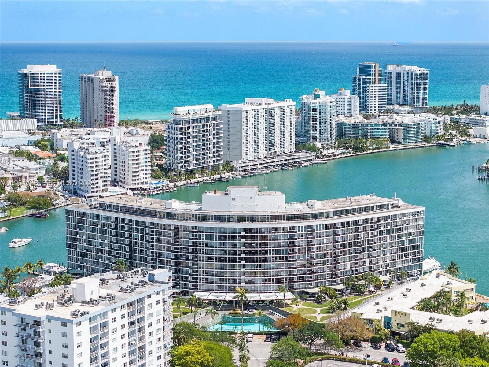A11961768 — Miami Beach