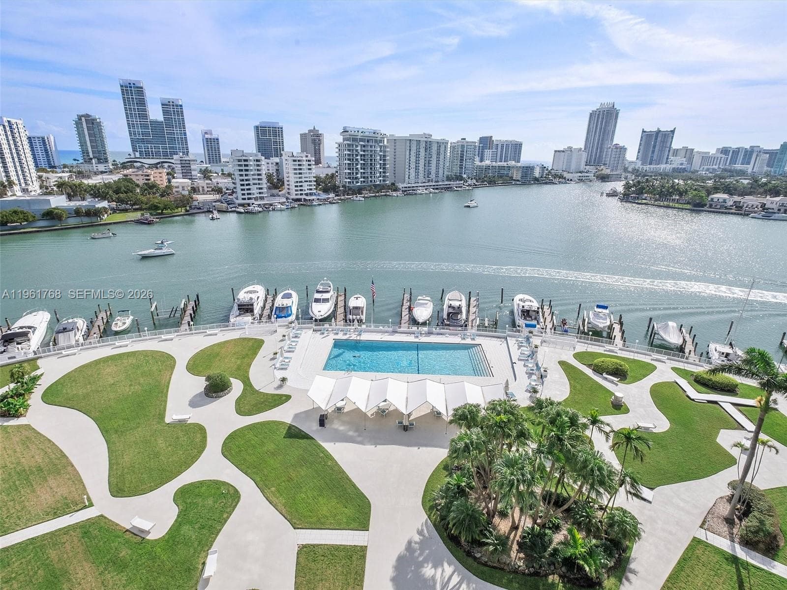 A11961768 — Miami Beach — 38