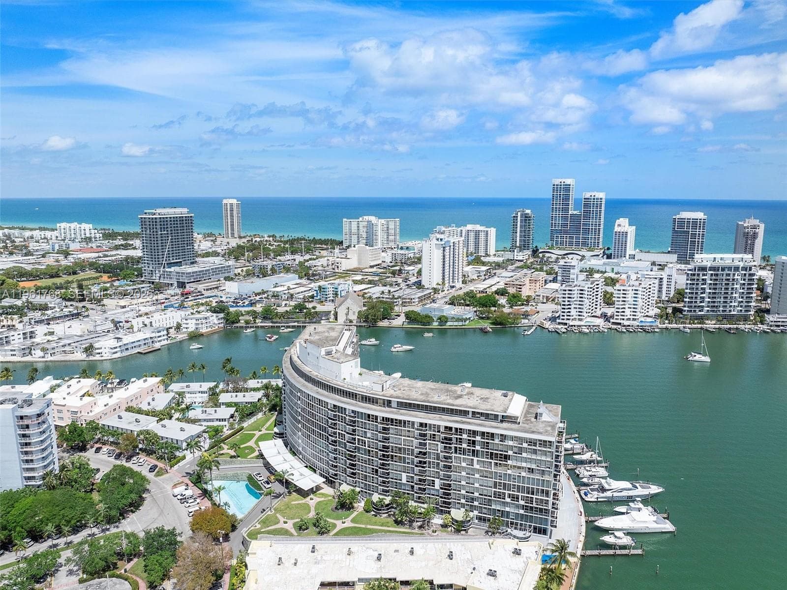 A11961768 — Miami Beach — 41