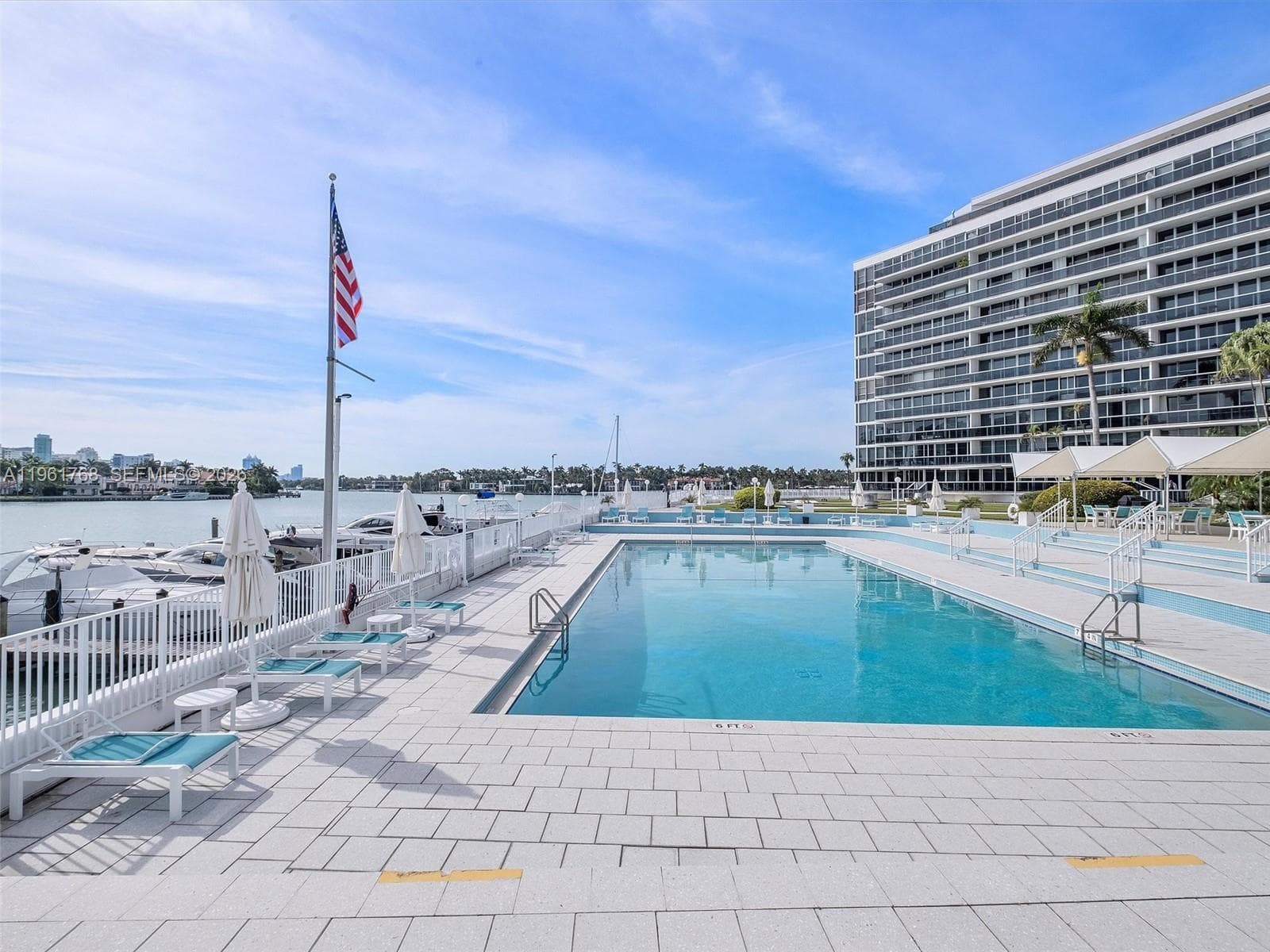 A11961768 — Miami Beach — 18