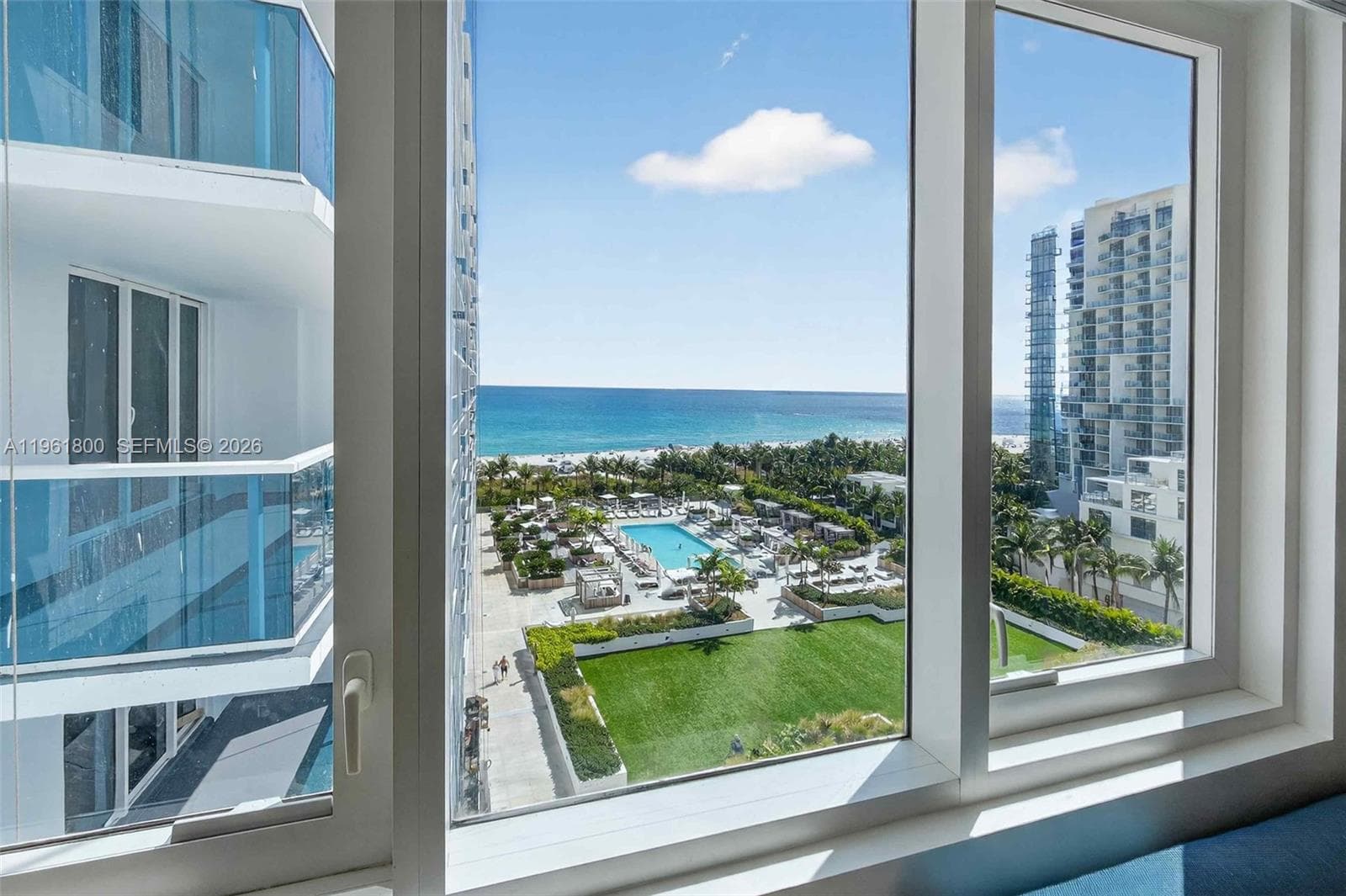 A11961800 — Miami Beach — 33