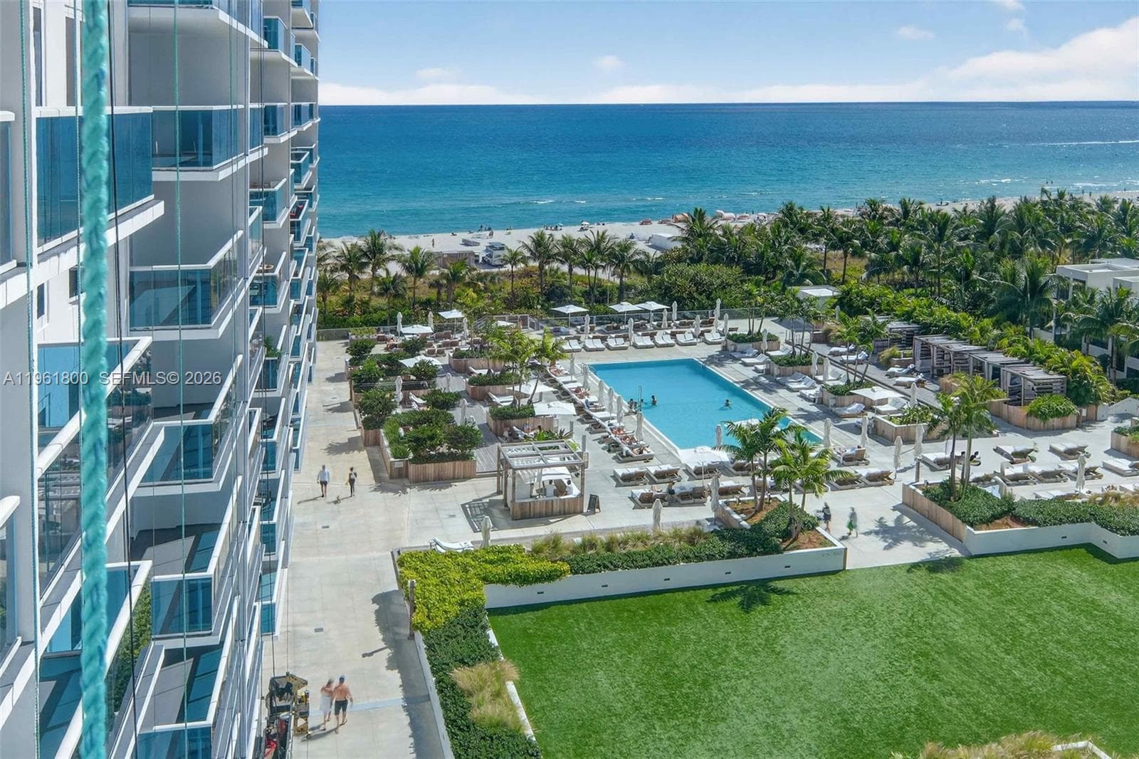 A11961800 — Miami Beach — 35