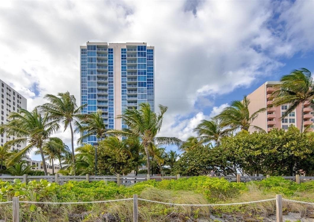 F10551120 — Miami Beach — 2