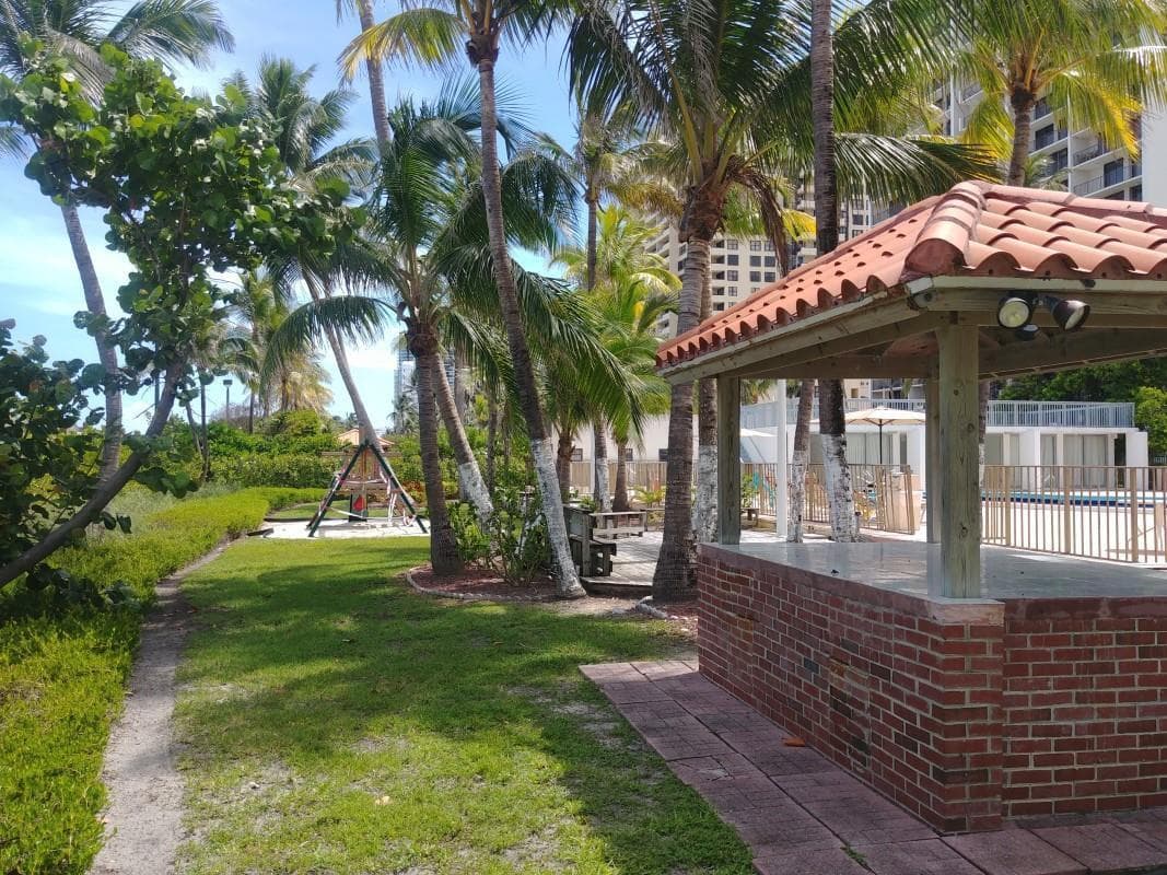 F10551120 — Miami Beach — 13