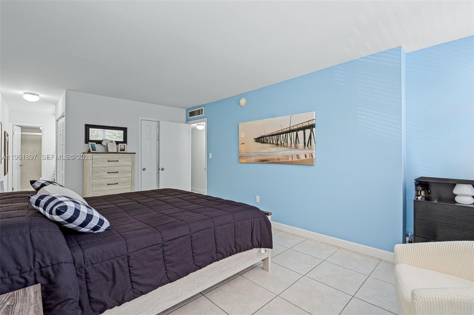 A11961897 — Miami Beach — 23