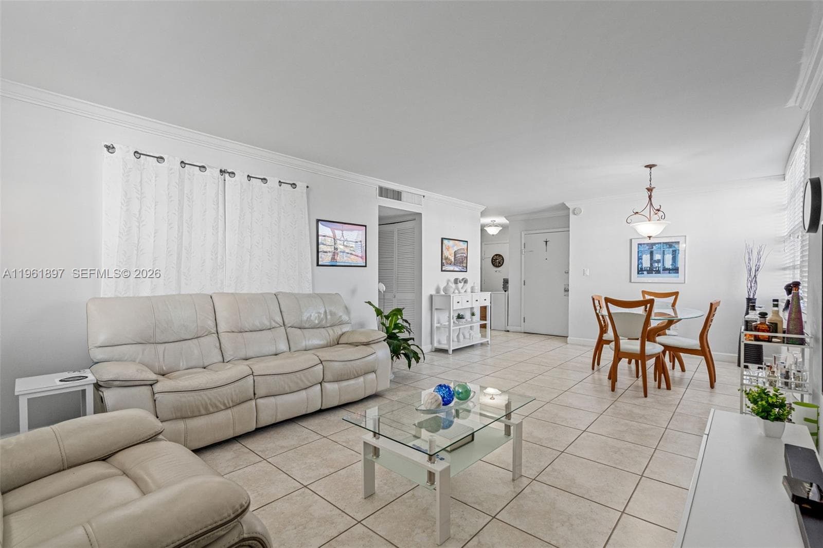 A11961897 — Miami Beach — 12