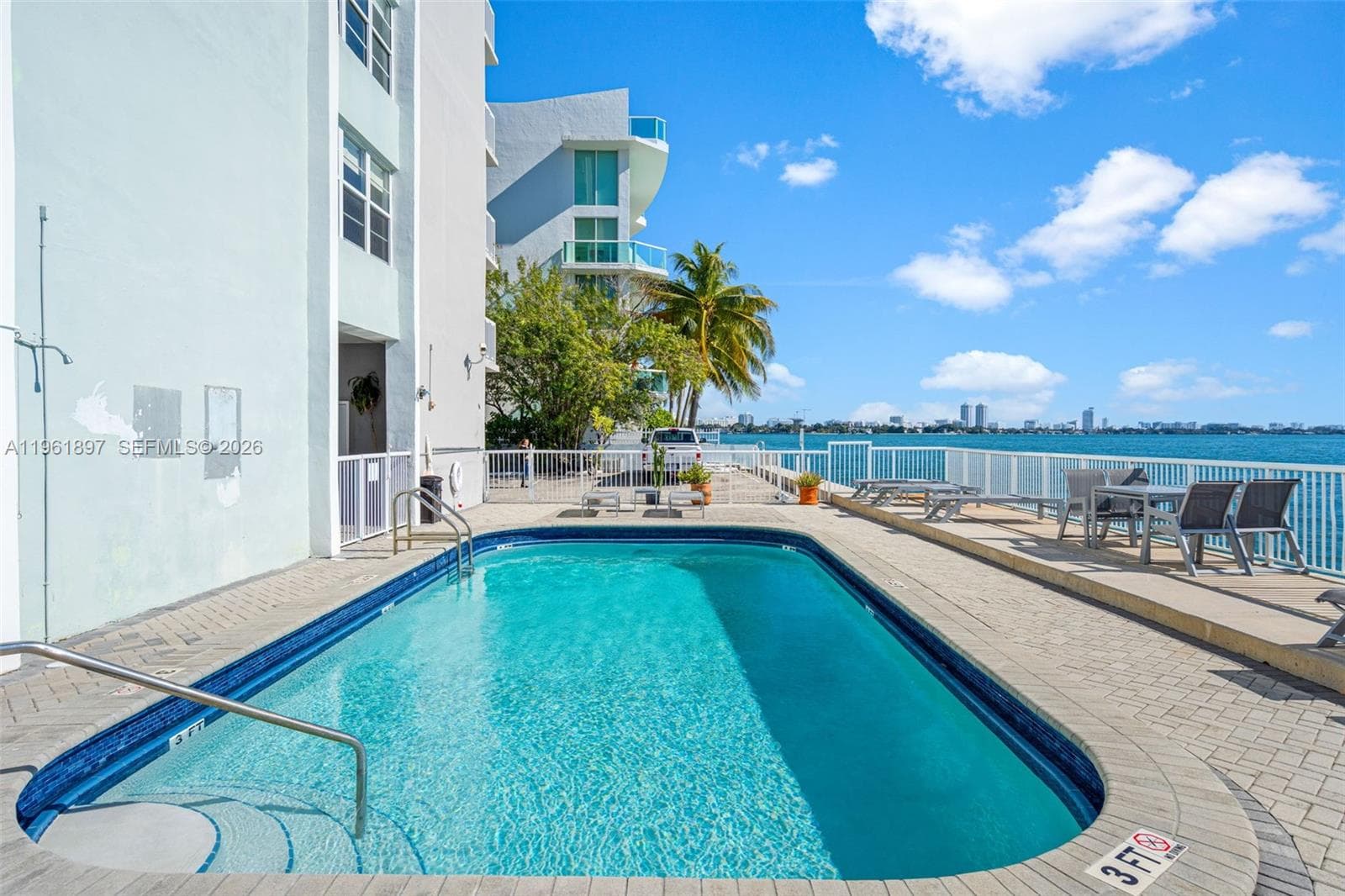 A11961897 — Miami Beach — 36
