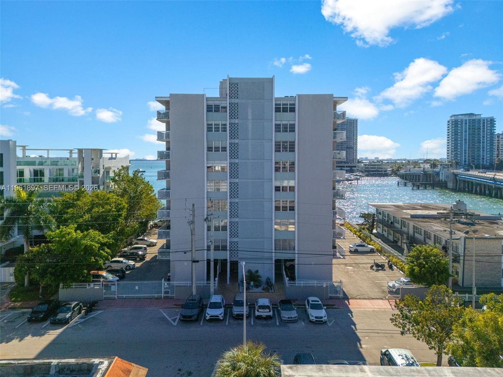 A11961897 — Miami Beach