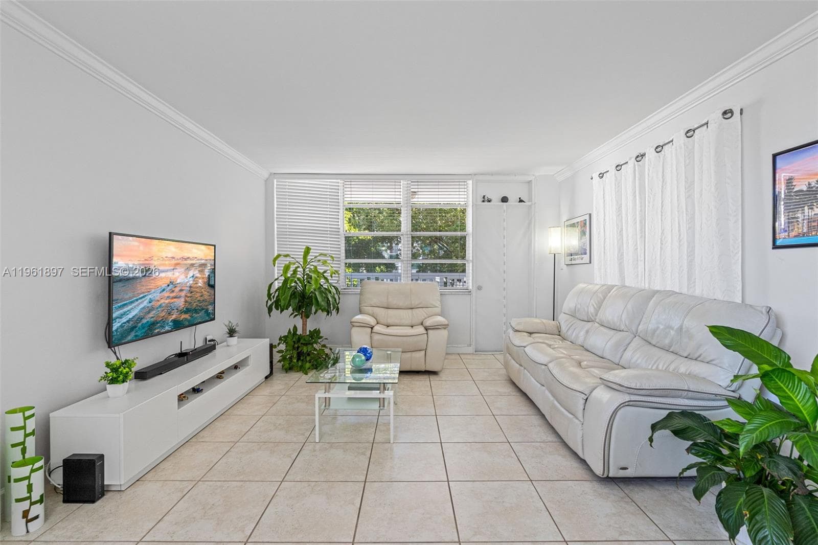 A11961897 — Miami Beach — 9