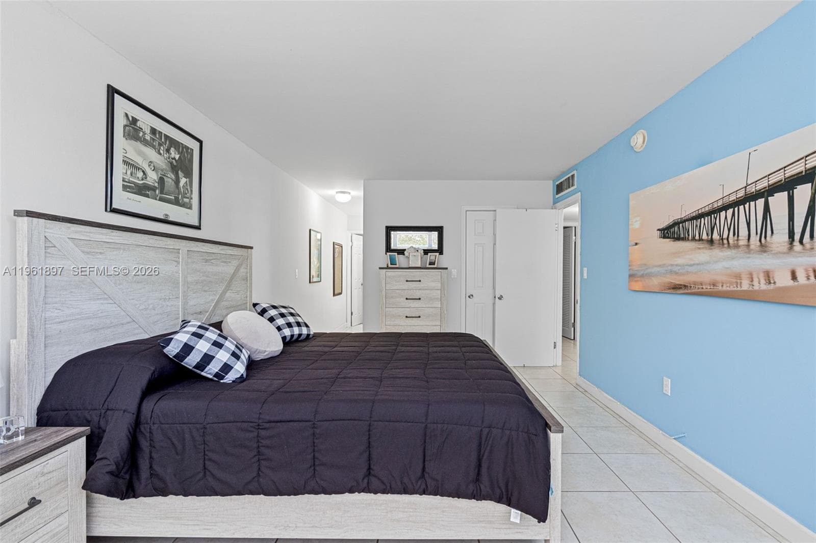 A11961897 — Miami Beach — 24