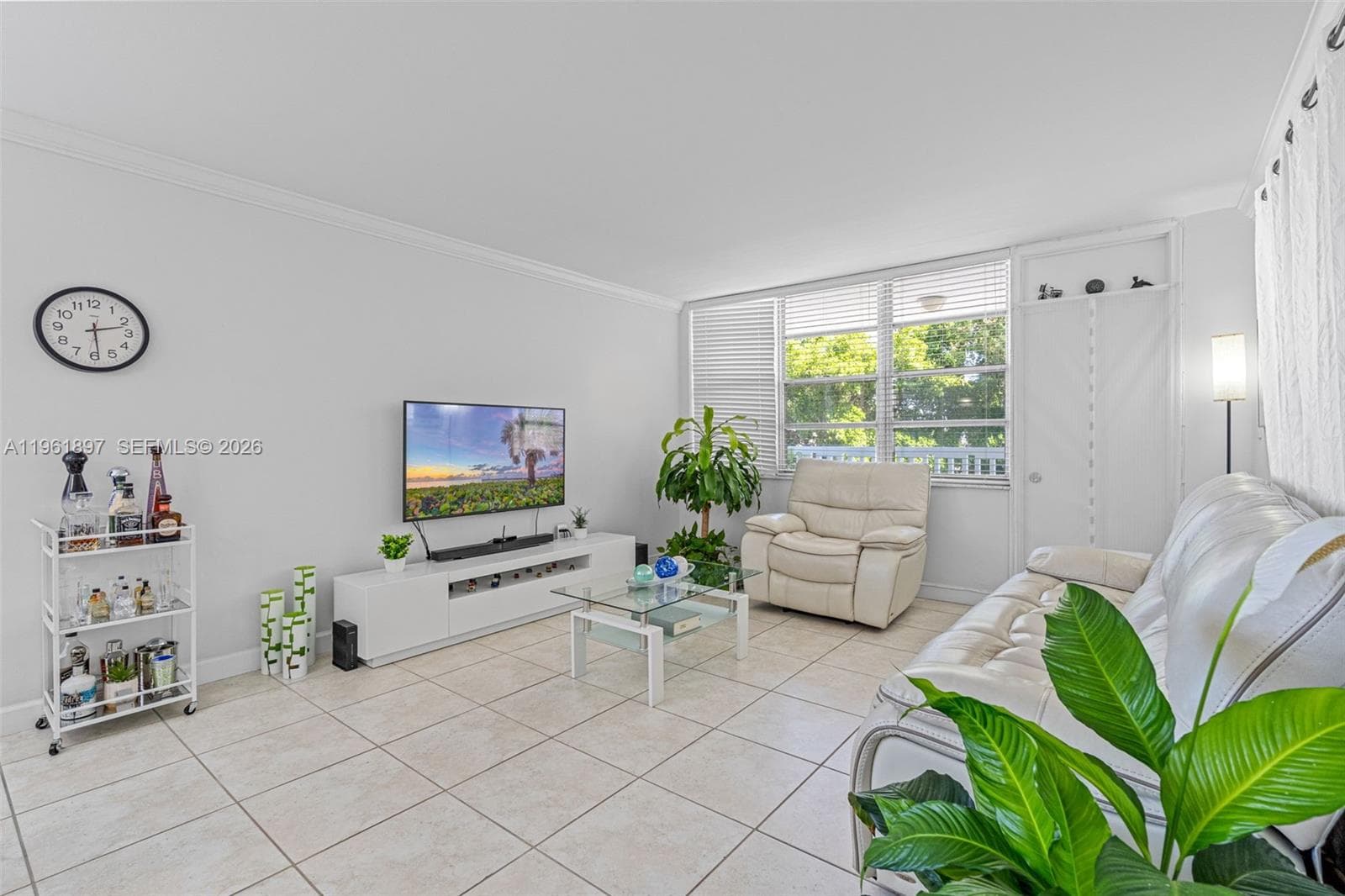 A11961897 — Miami Beach — 10