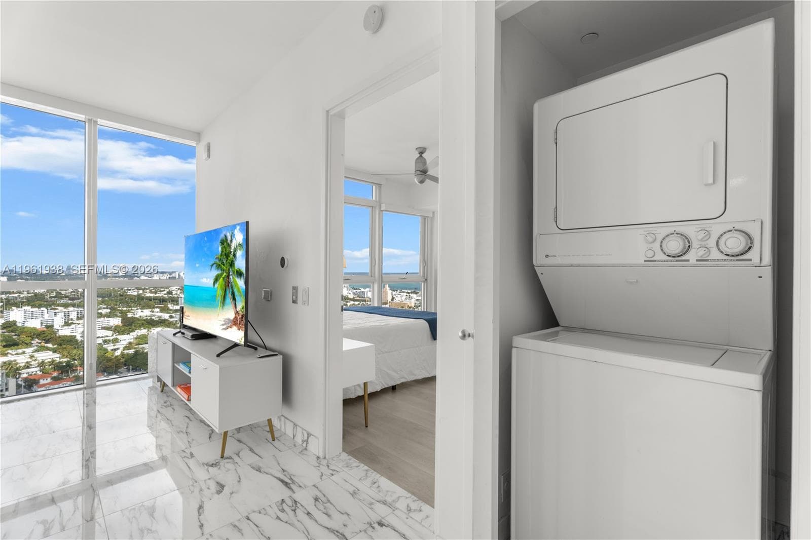 A11961938 — Miami Beach — 12