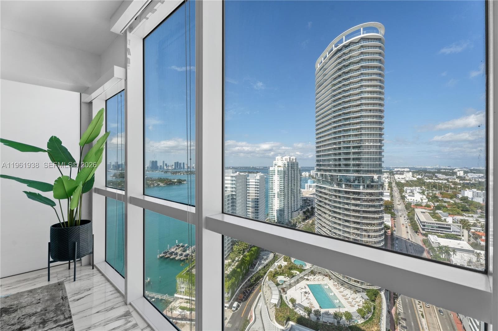 A11961938 — Miami Beach — 7