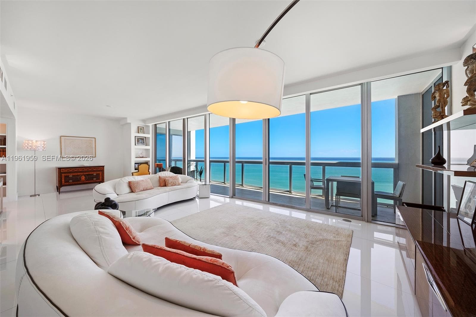 A11961959 — Miami Beach — 11