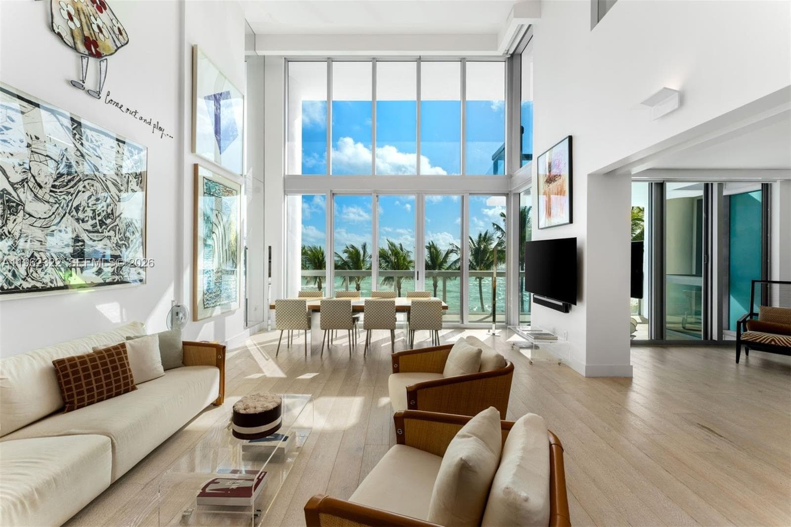 A11962322 — Miami Beach — 3