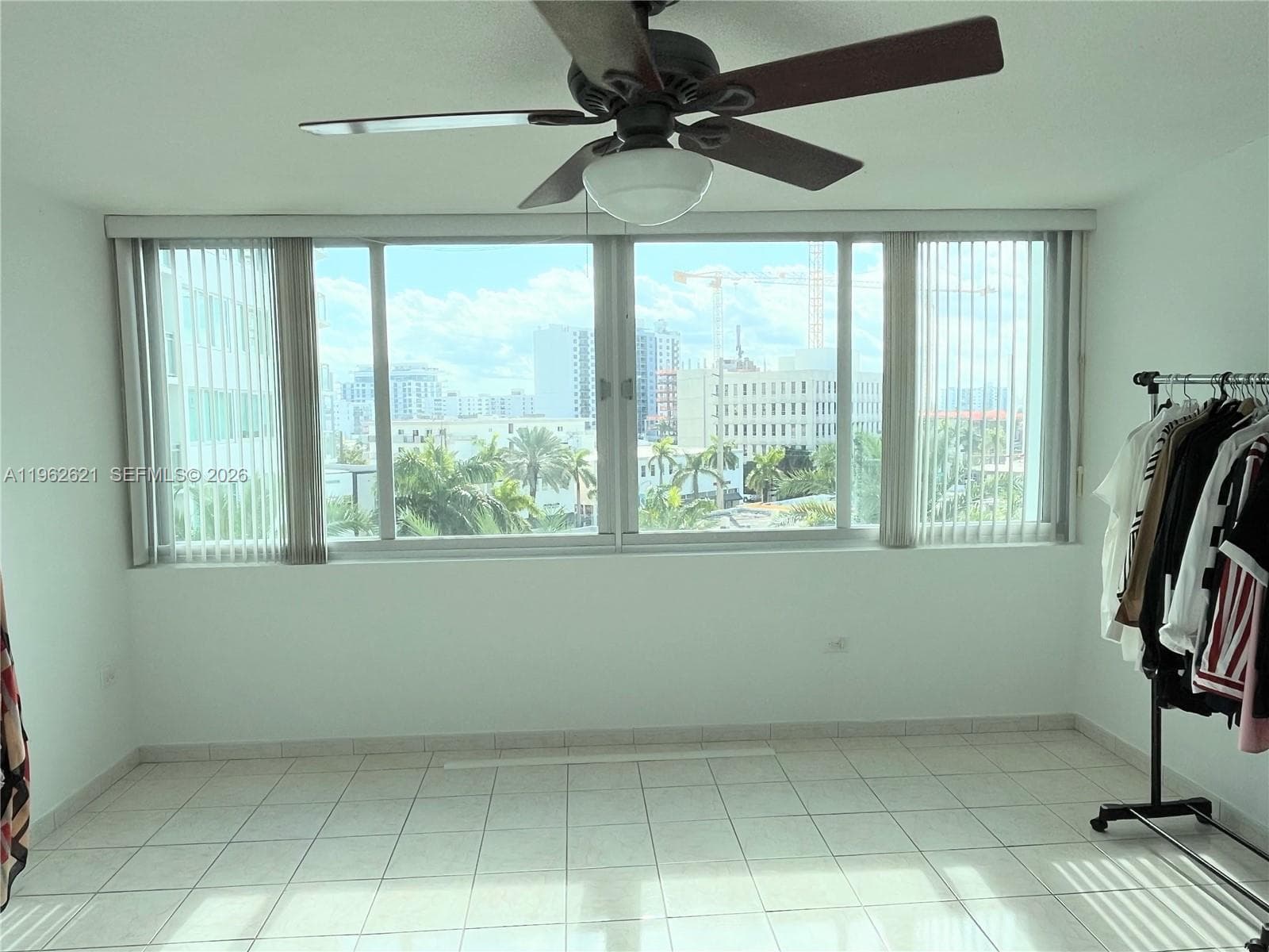 A11962621 — Miami Beach — 12