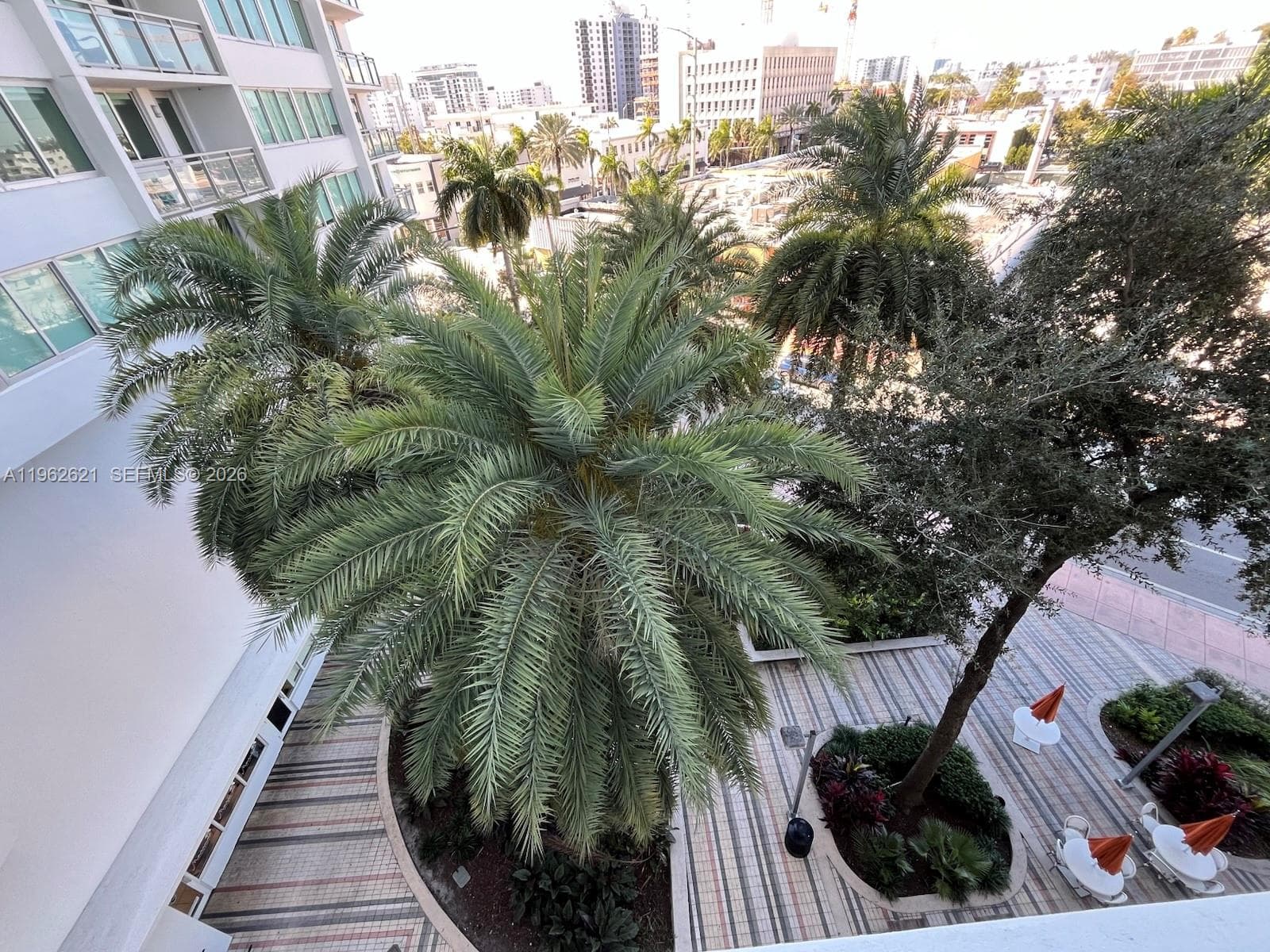 A11962621 — Miami Beach — 3