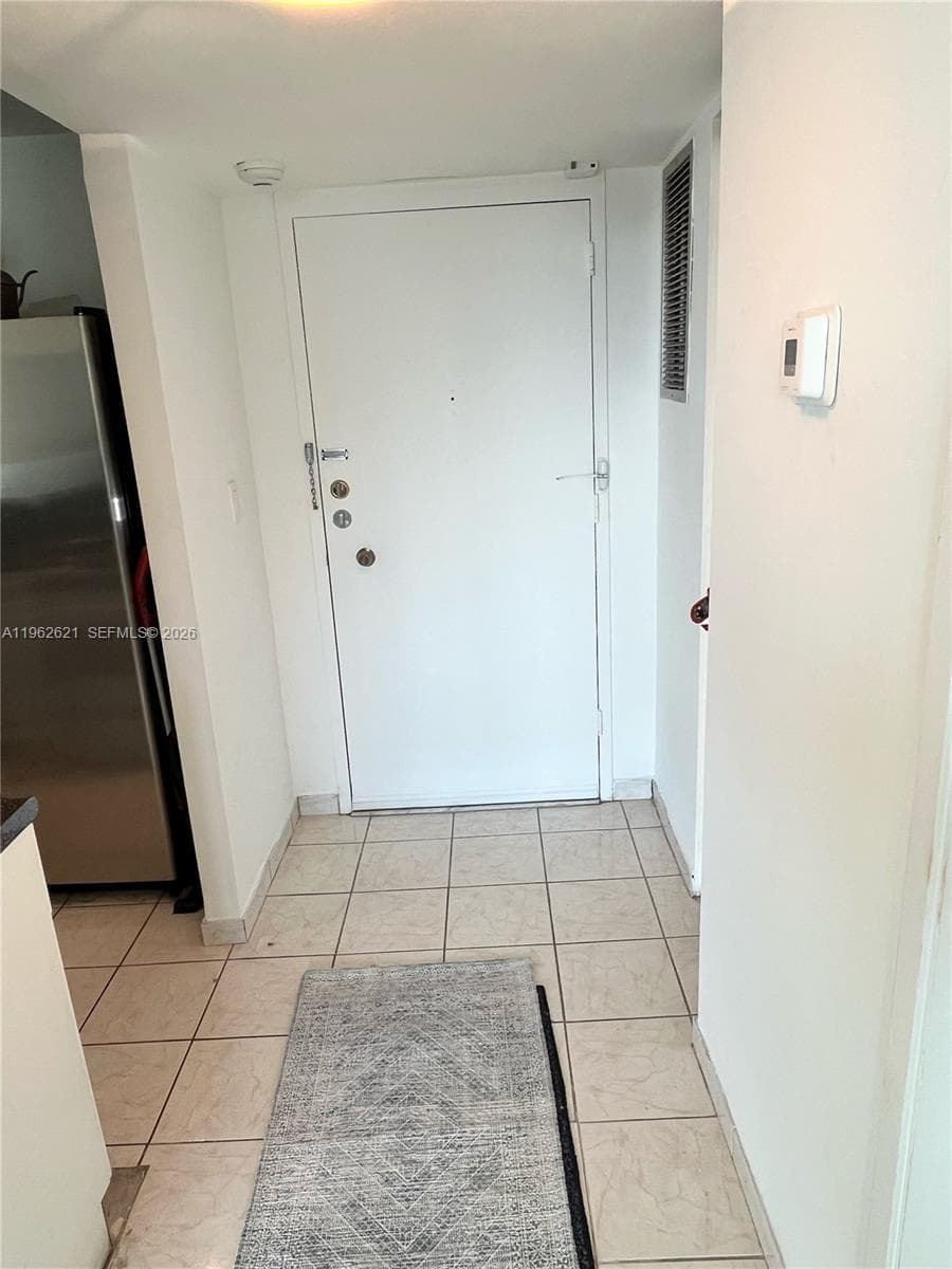 A11962621 — Miami Beach — 8