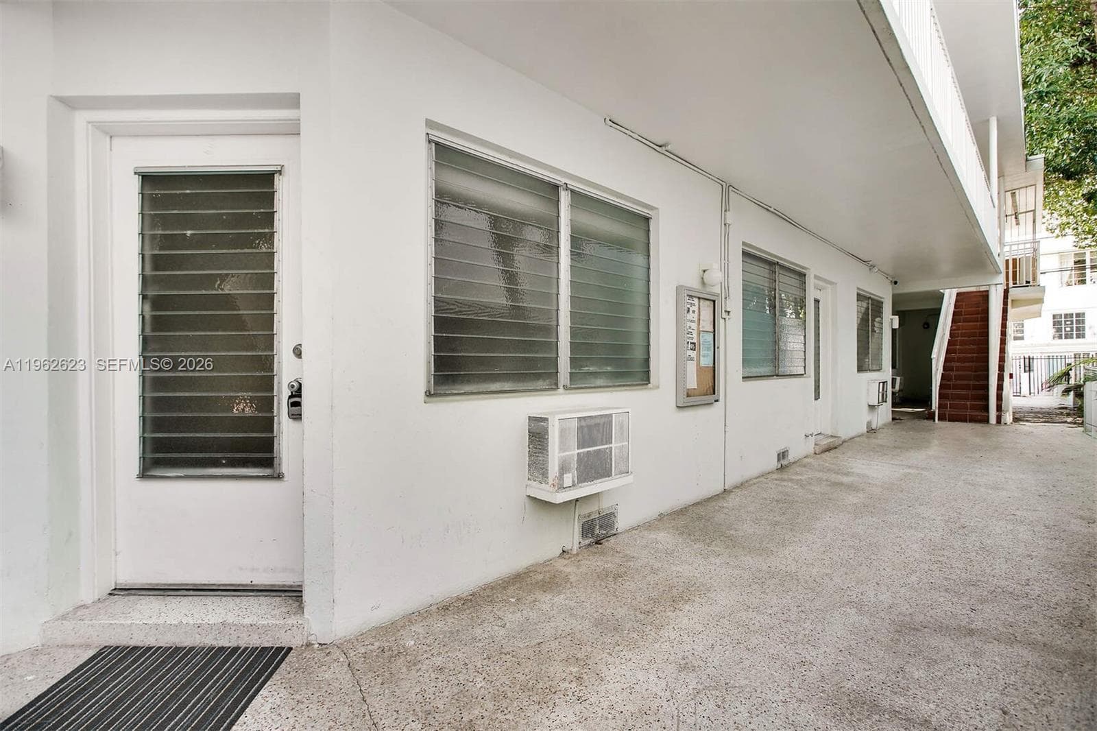 A11962623 — Miami Beach — 10