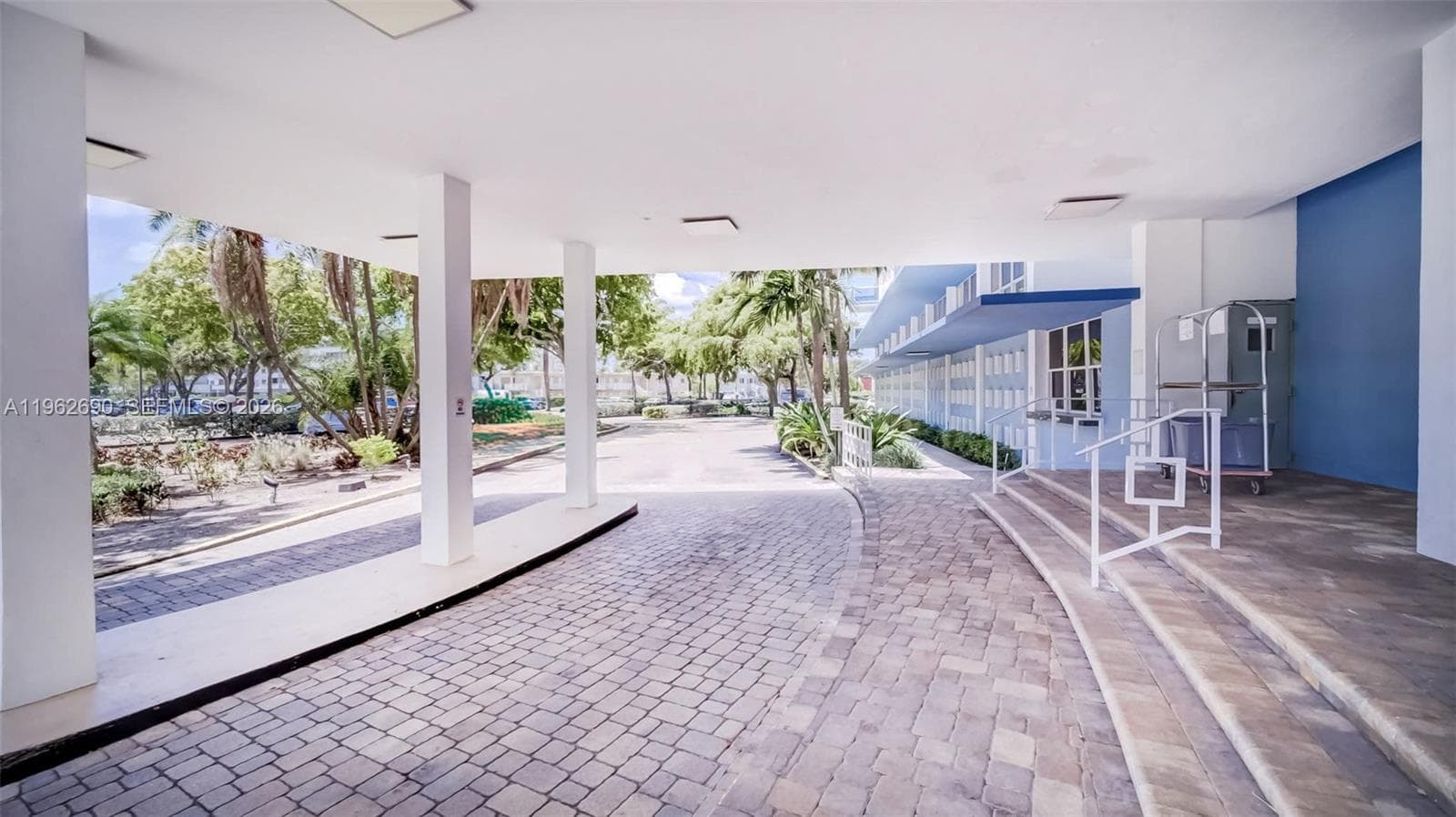 A11962690 — Miami Beach — 43