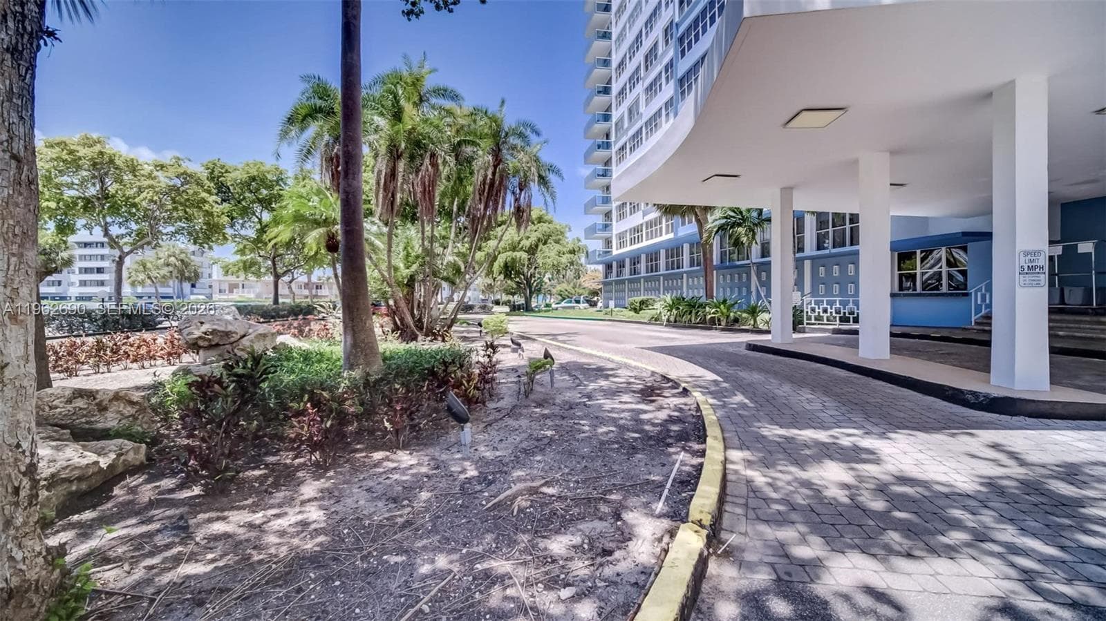 A11962690 — Miami Beach — 44