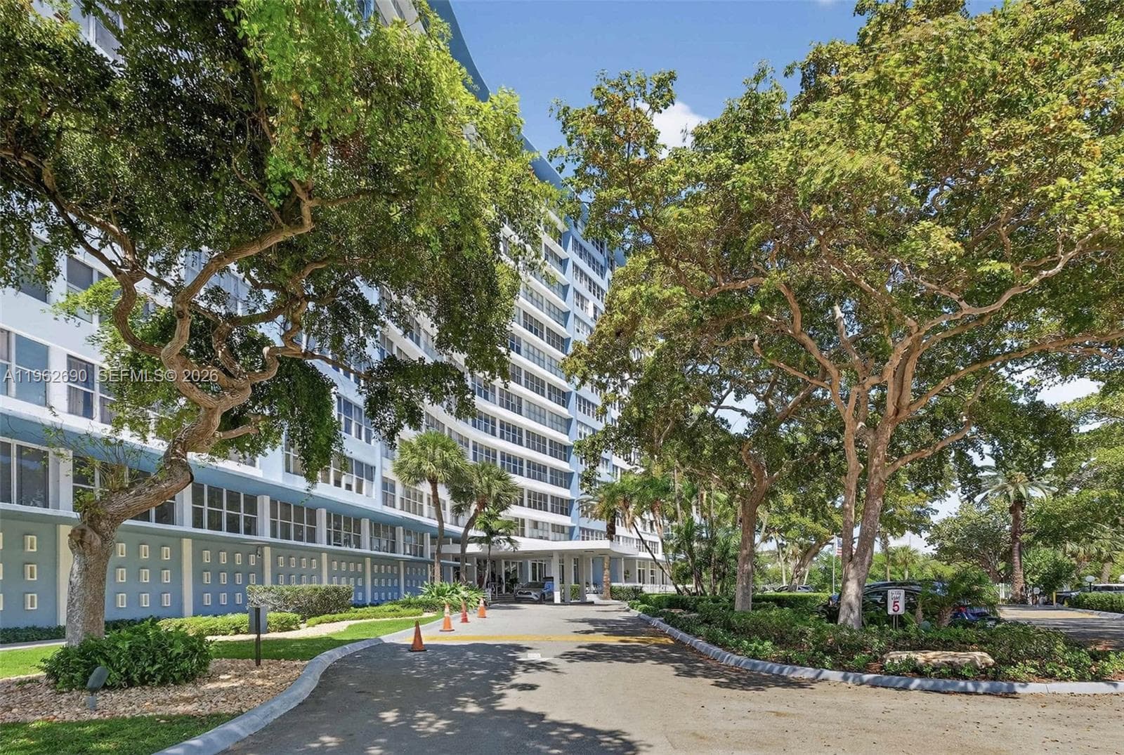 A11962690 — Miami Beach — 40