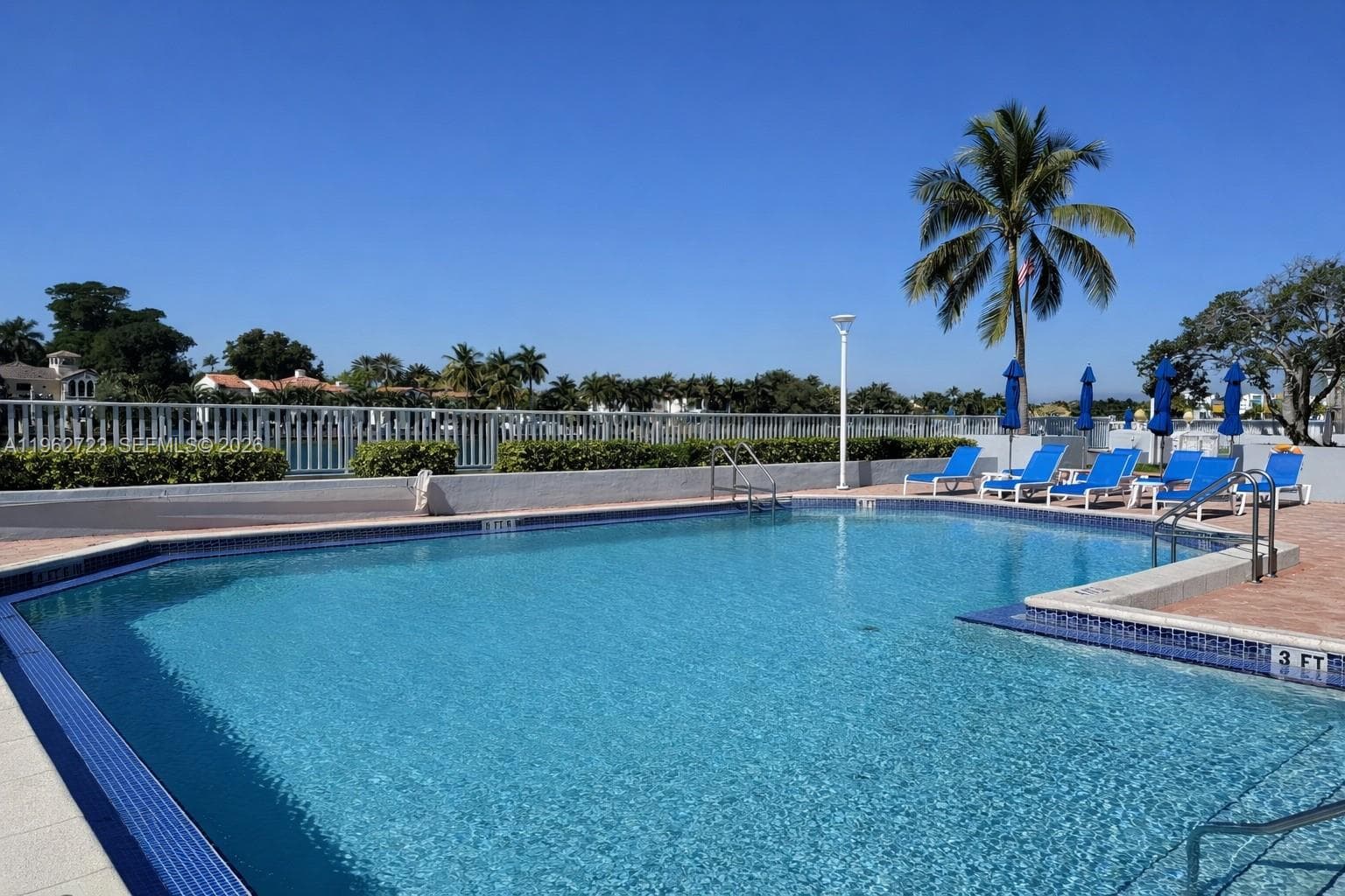 A11962723 — Miami Beach — 13