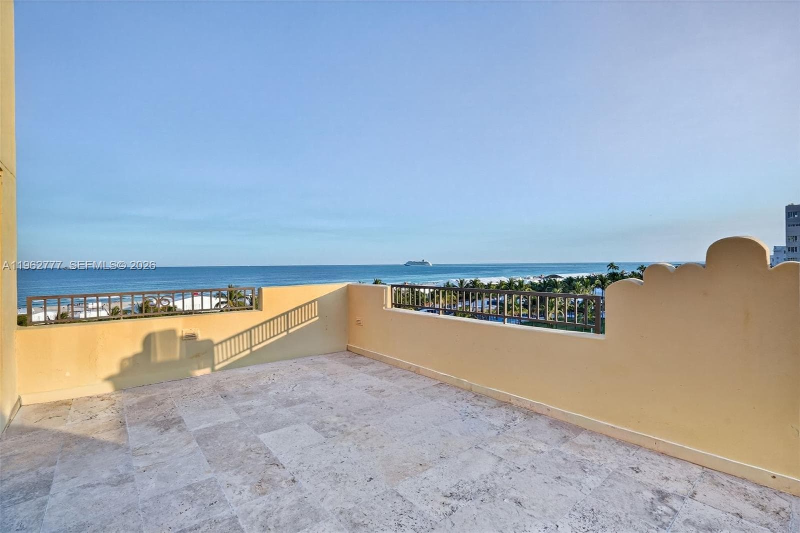 A11962777 — Miami Beach
