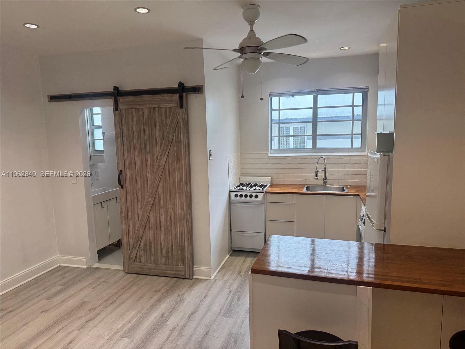 A11962849 — Miami Beach — 16