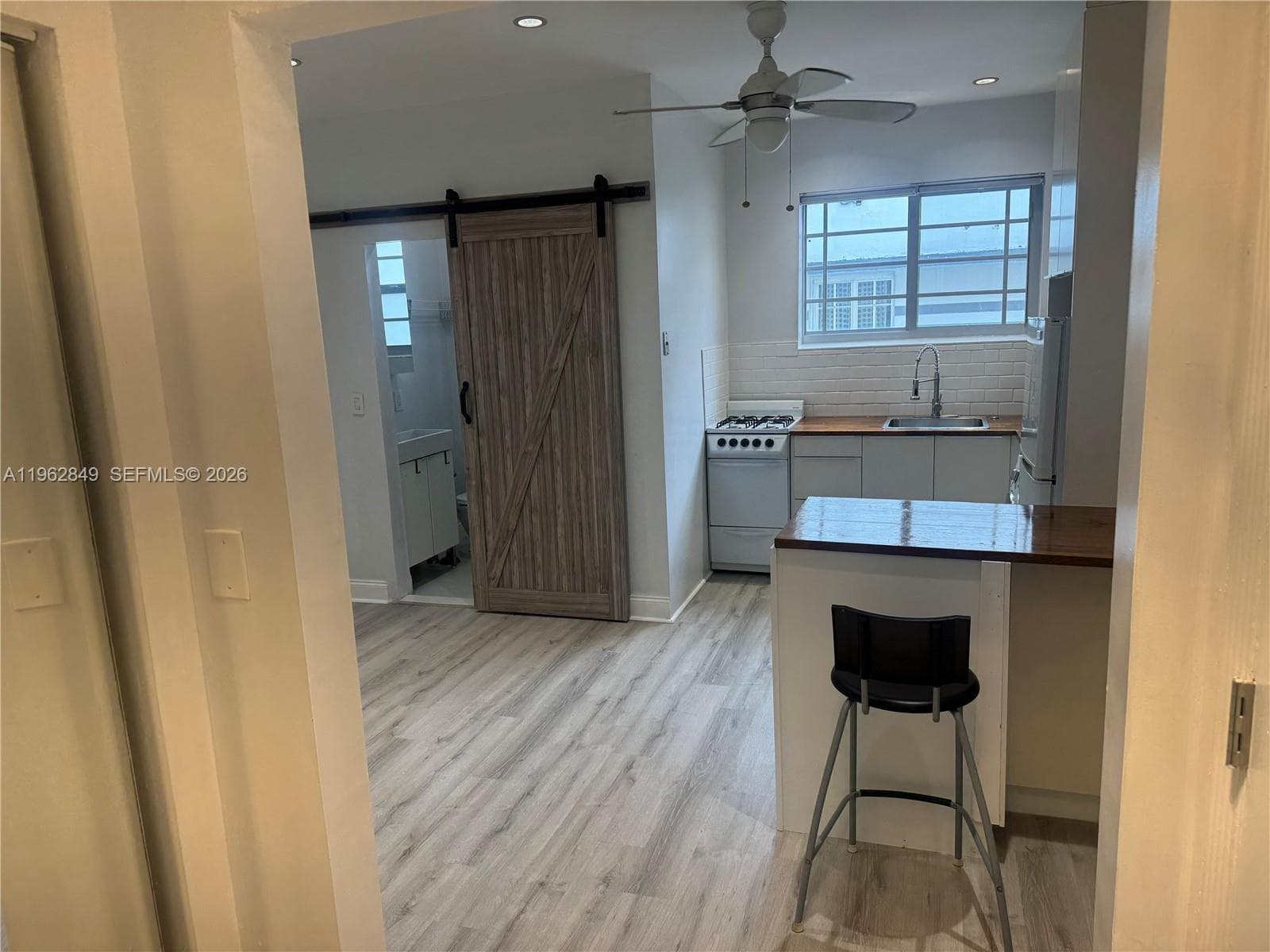 A11962849 — Miami Beach — 11