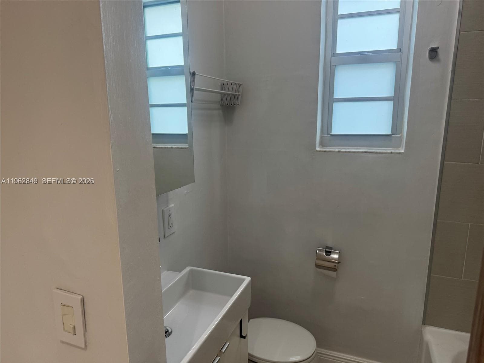 A11962849 — Miami Beach — 8