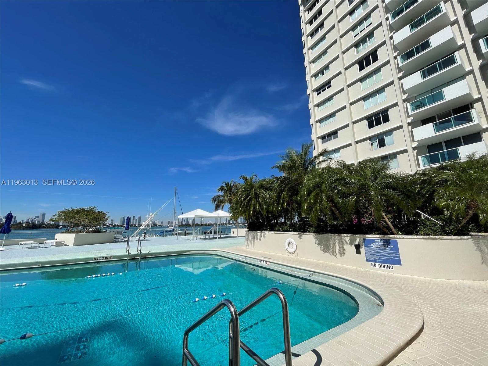 A11963013 — Miami Beach — 43