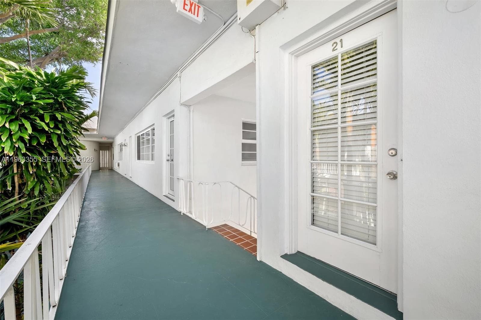 A11963355 — Miami Beach — 10