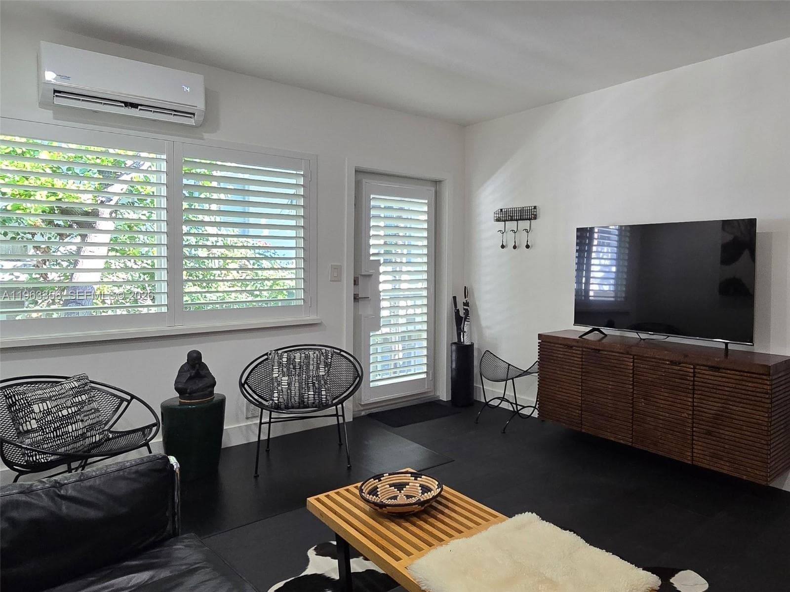 A11963358 — Miami Beach