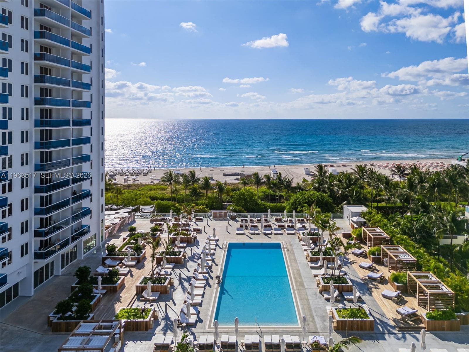 A11963517 — Miami Beach — 19