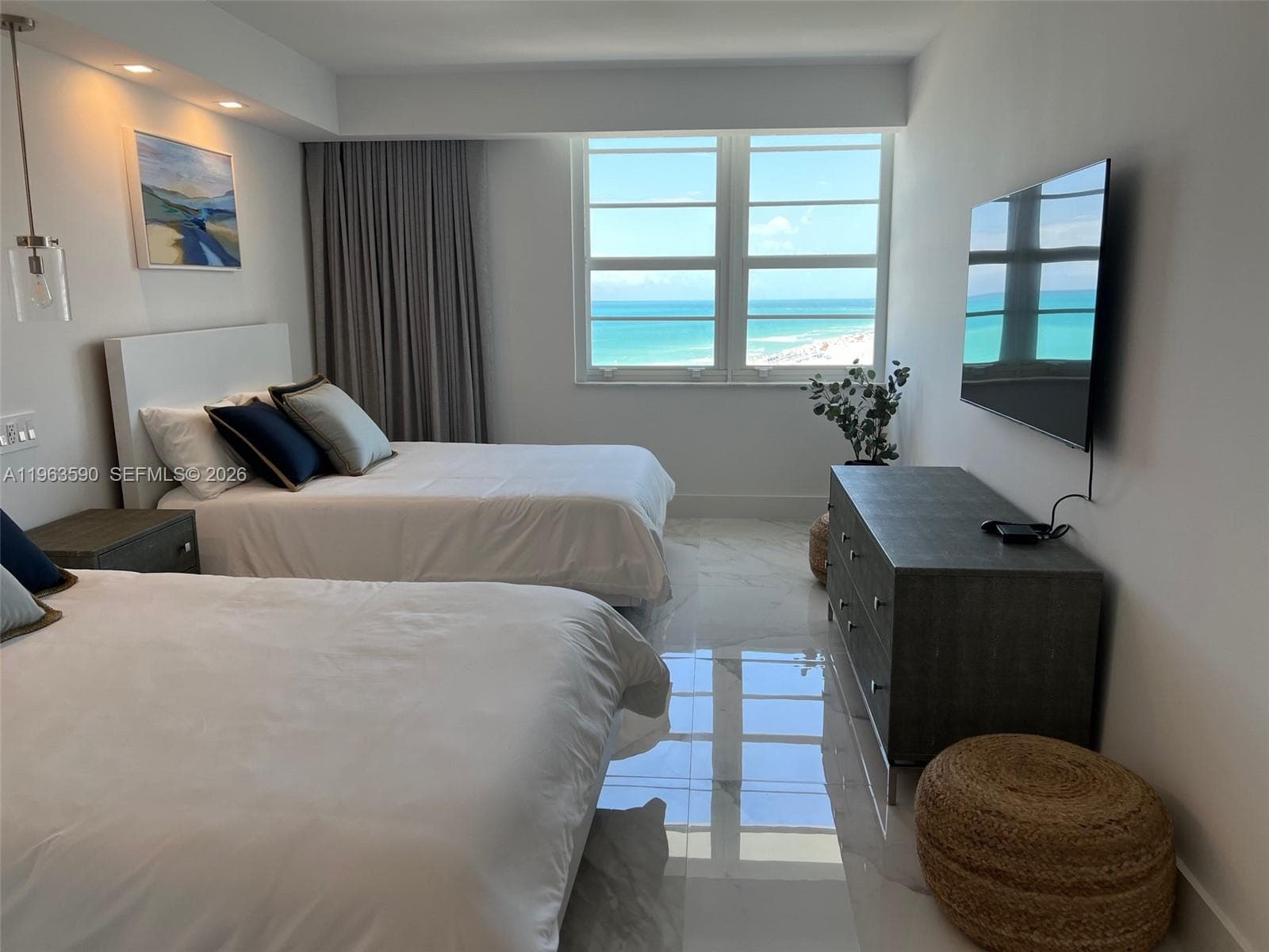 A11963590 — Miami Beach — 30
