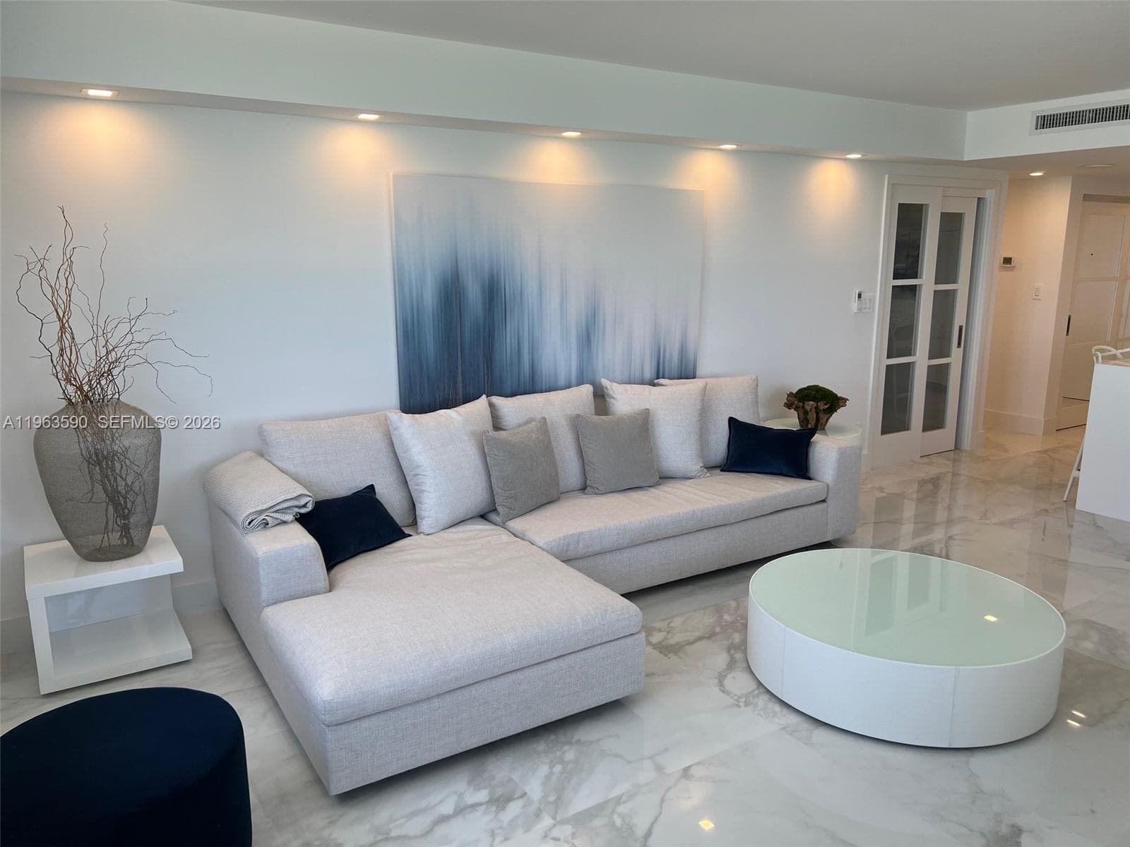 A11963590 — Miami Beach — 10