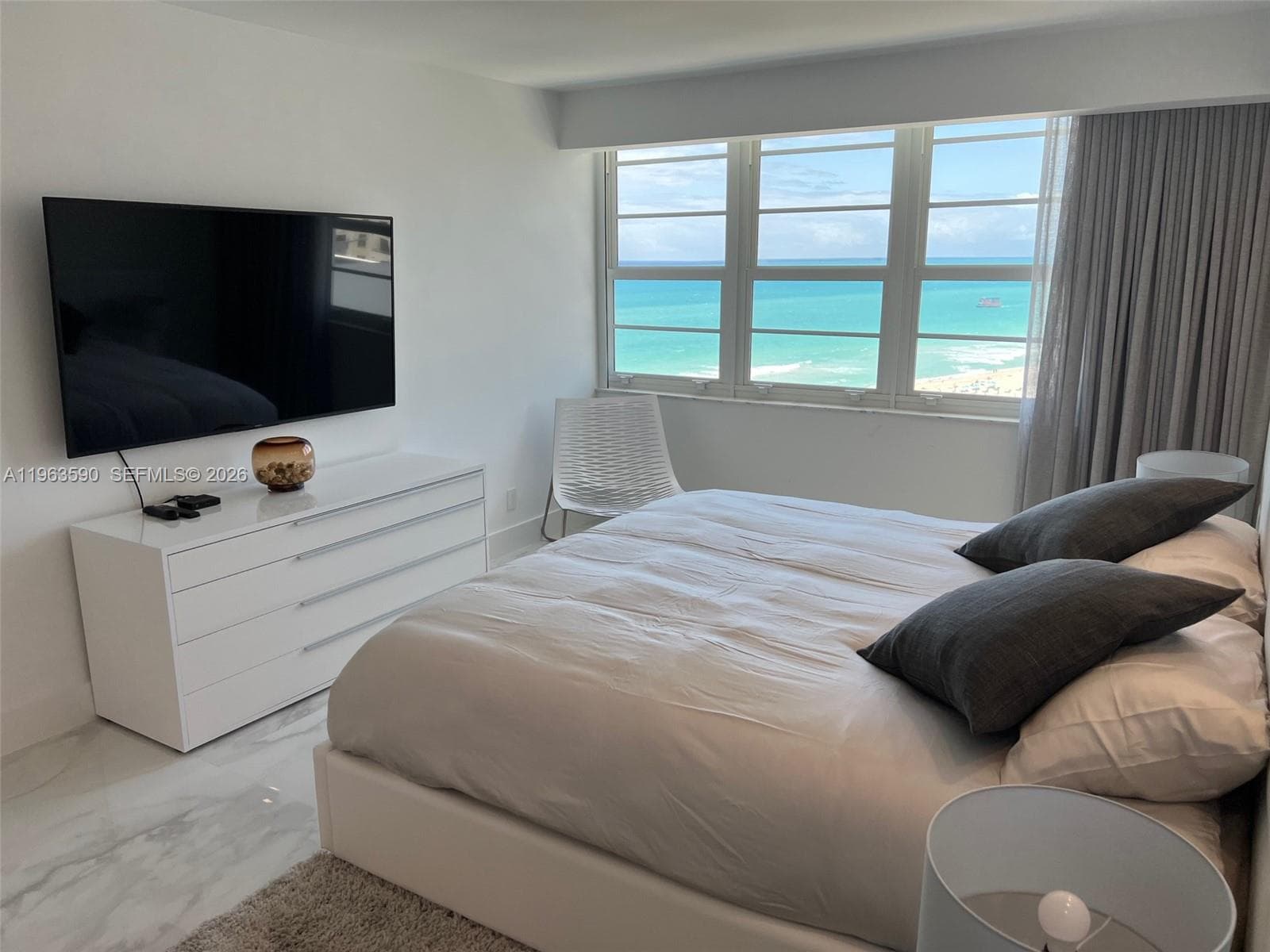 A11963590 — Miami Beach — 18