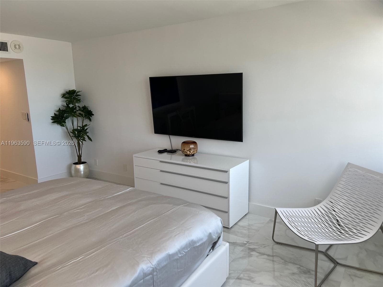 A11963590 — Miami Beach — 21